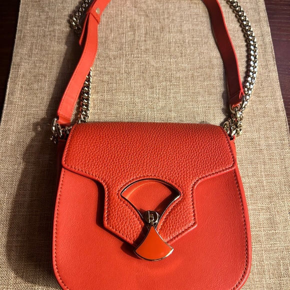 Bvlgari Divas Dream Flap Cover Chain Cross Bag - Picture 16 of 16